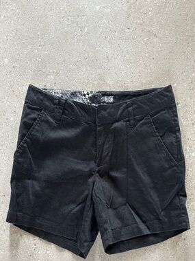 VOLCOM LADIES CHINO SHORTS BLACK SIZE 3